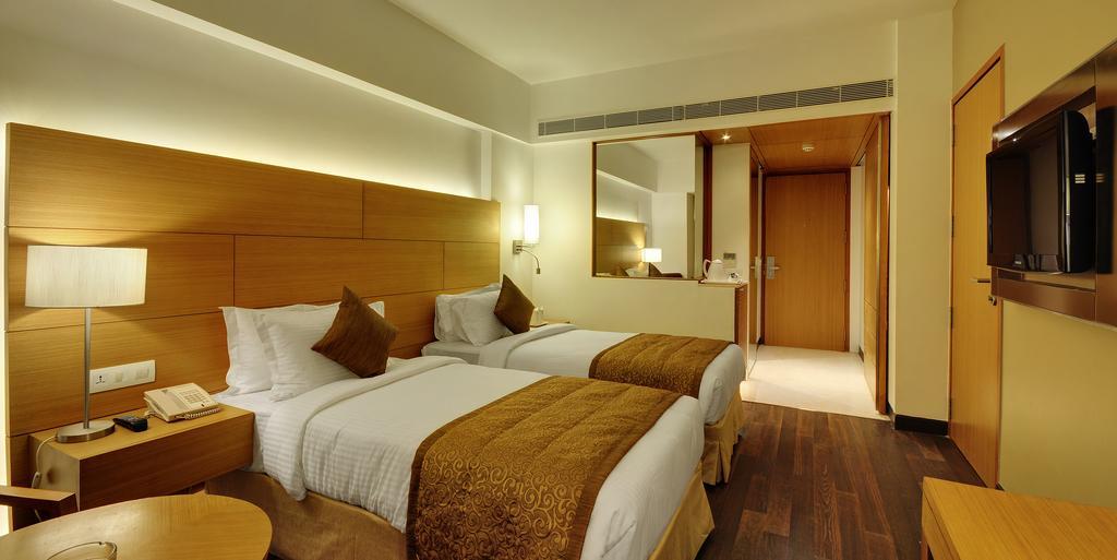 Hotel Platinum Rajkot Room photo