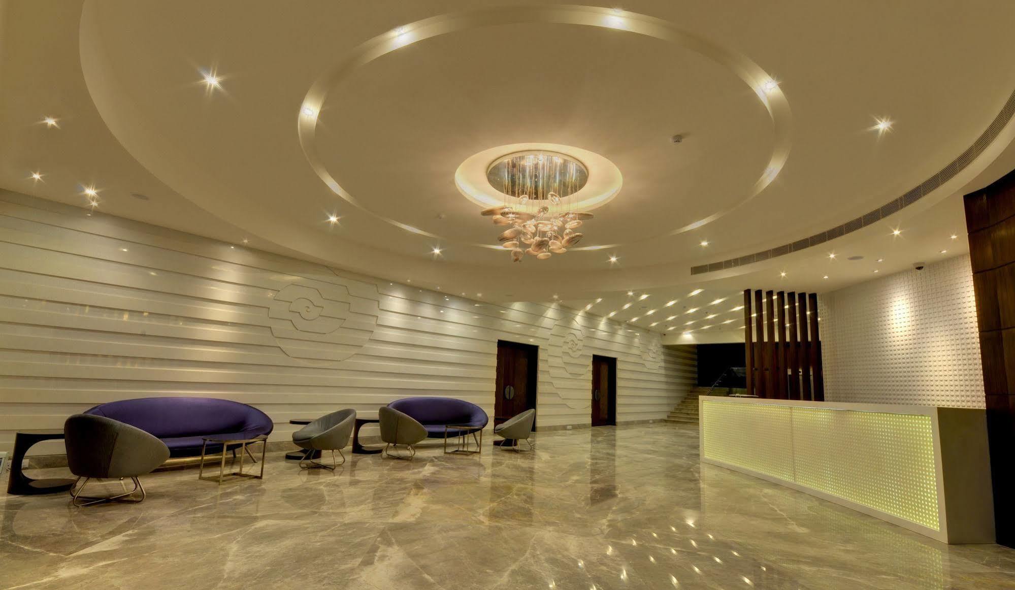 Hotel Platinum Rajkot Exterior photo