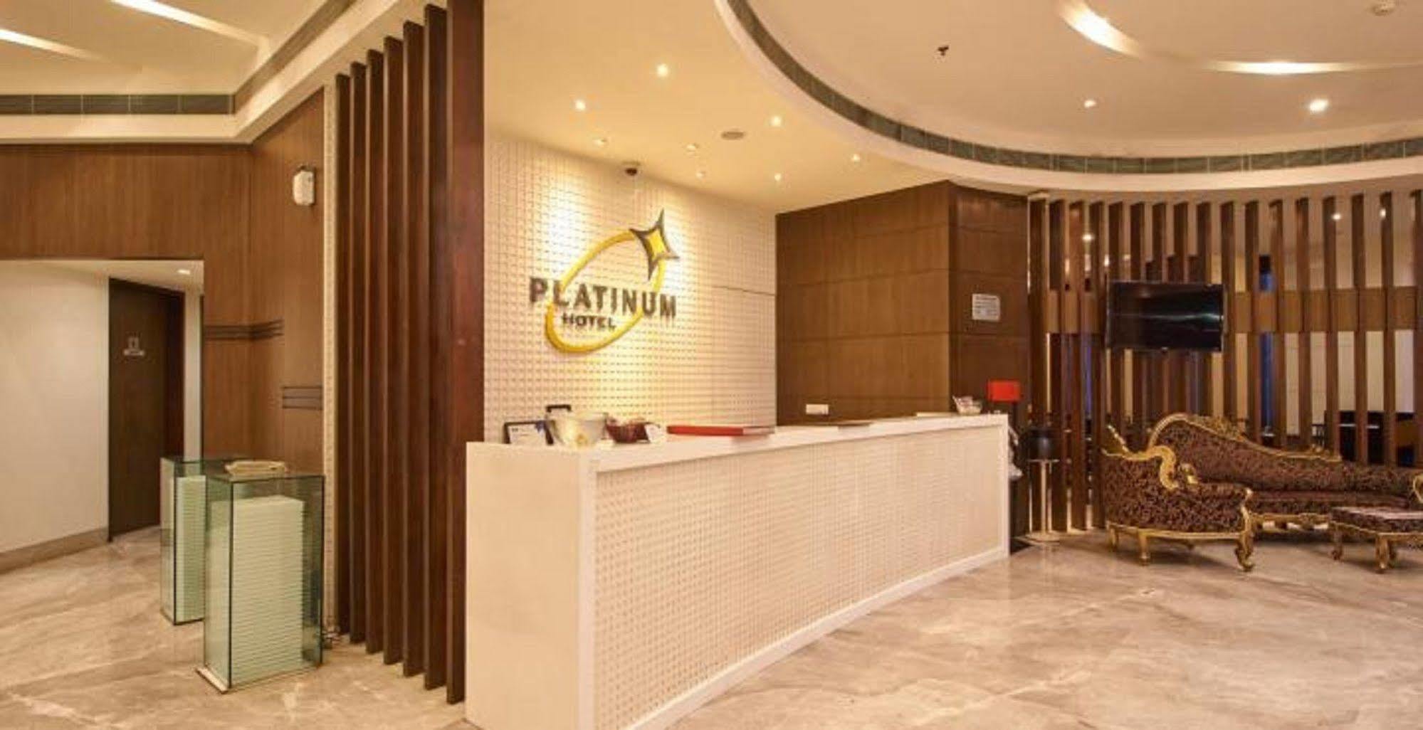 Hotel Platinum Rajkot Exterior photo