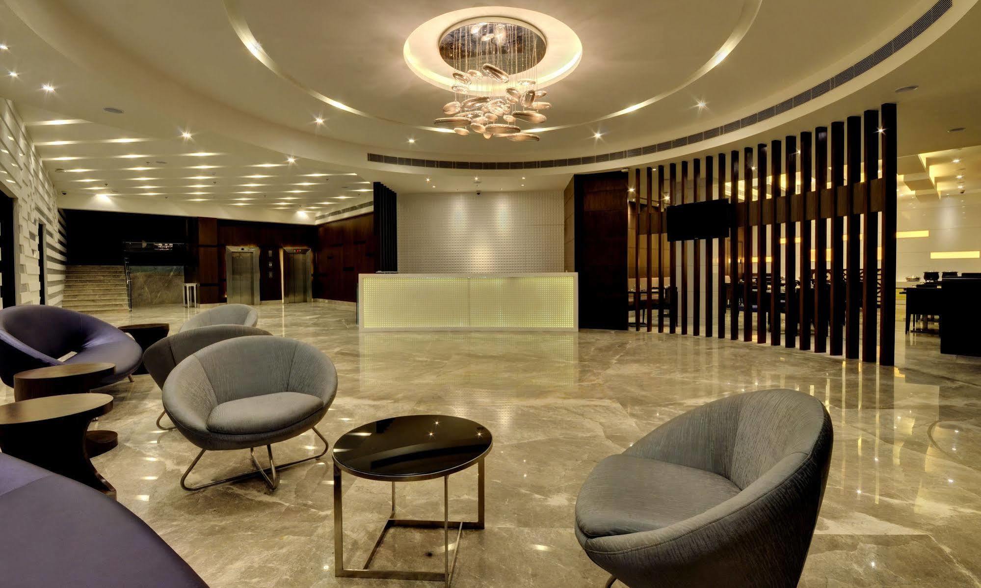 Hotel Platinum Rajkot Exterior photo