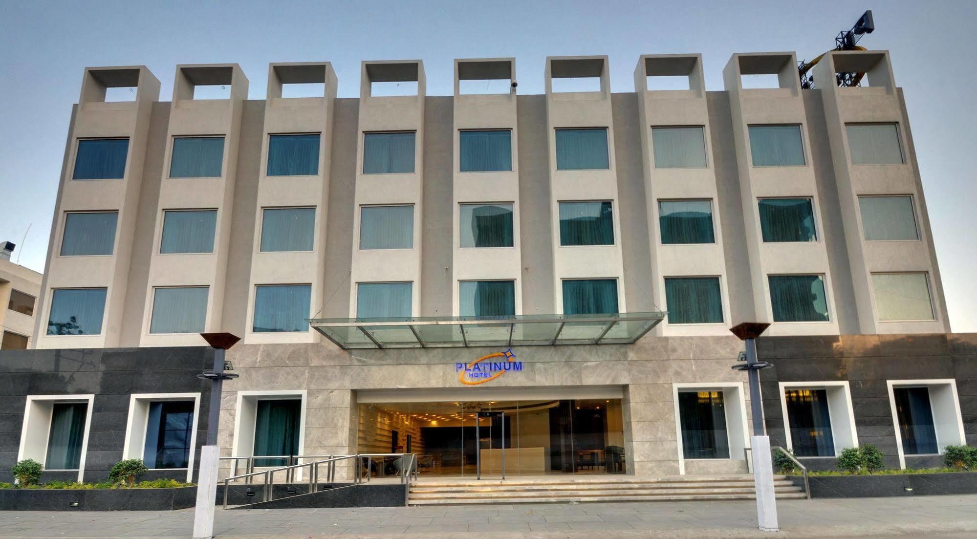 Hotel Platinum Rajkot Exterior photo