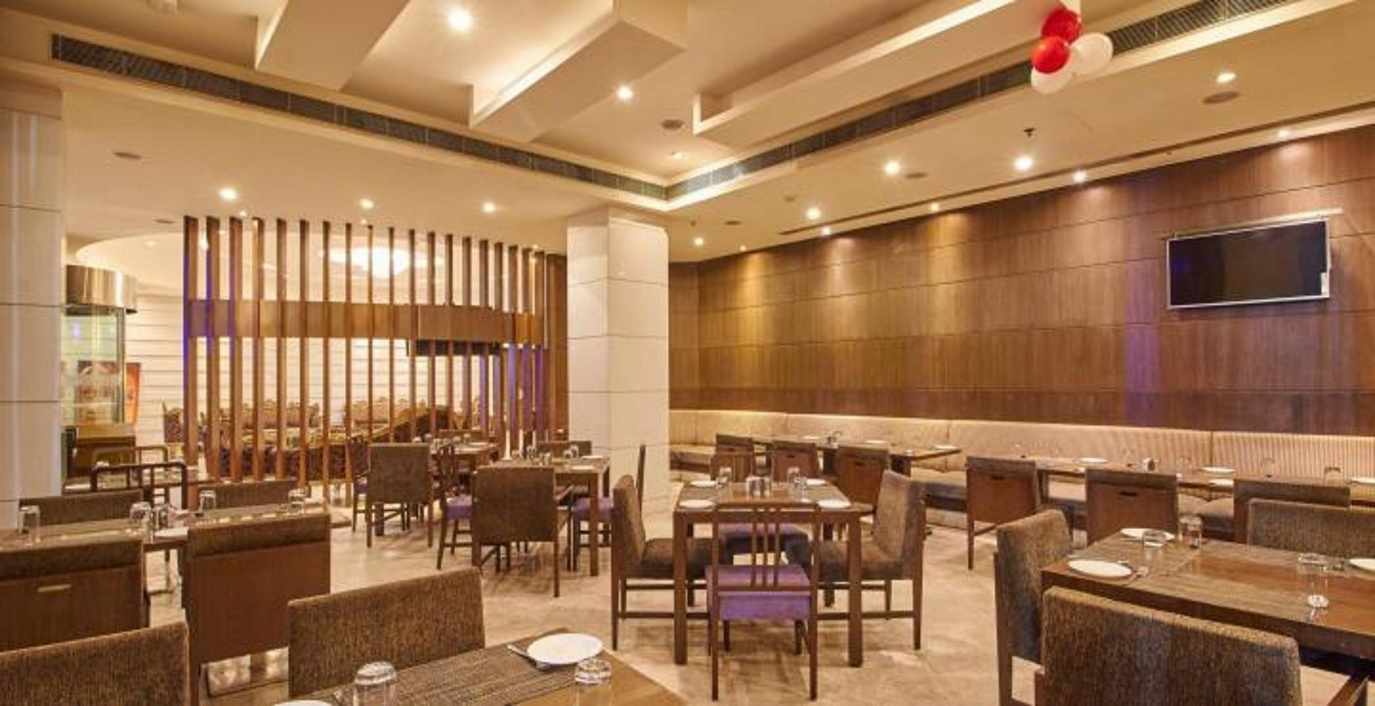 Hotel Platinum Rajkot Exterior photo