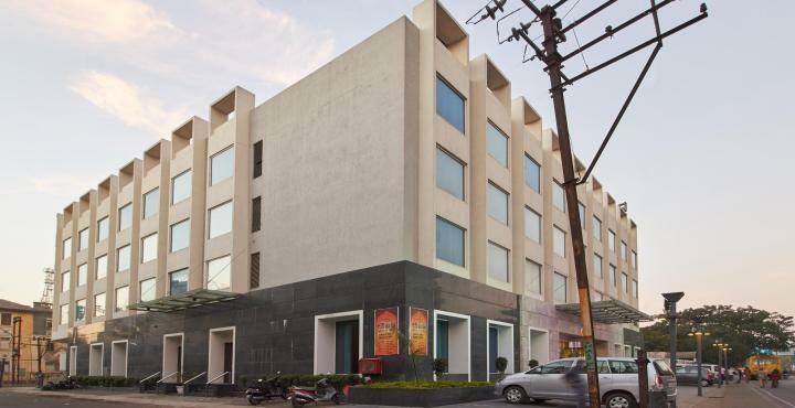 Hotel Platinum Rajkot Exterior photo