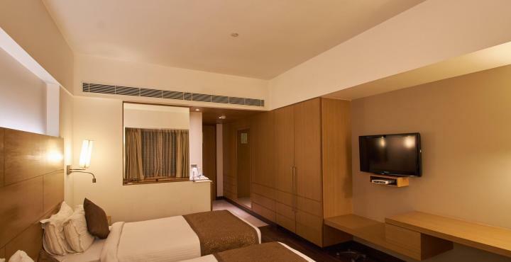 Hotel Platinum Rajkot Exterior photo