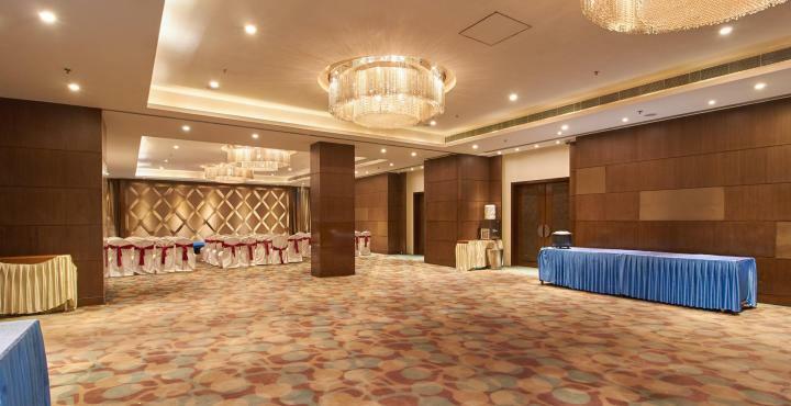 Hotel Platinum Rajkot Exterior photo